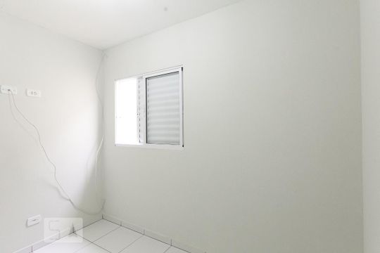 Quarto 2 de casa para alugar com 2 quartos, 60m² em Conjunto Residencial José Bonifácio, São Paulo