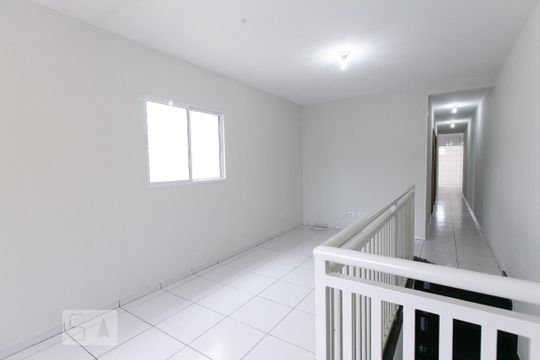 Sala de casa para alugar com 2 quartos, 60m² em Conjunto Residencial José Bonifácio, São Paulo