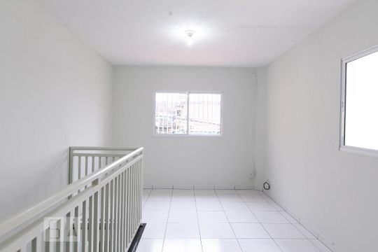 Sala de casa para alugar com 2 quartos, 60m² em Conjunto Residencial José Bonifácio, São Paulo