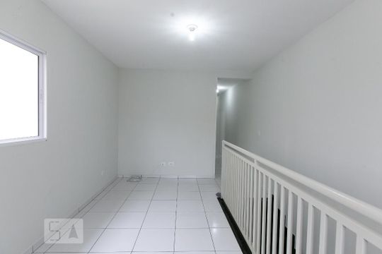 Sala de casa para alugar com 2 quartos, 60m² em Conjunto Residencial José Bonifácio, São Paulo
