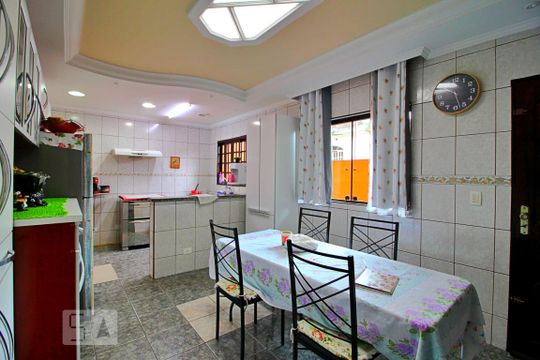 Cozinha de casa à venda com 4 quartos, 350m² em Parque João Ramalho, Santo André