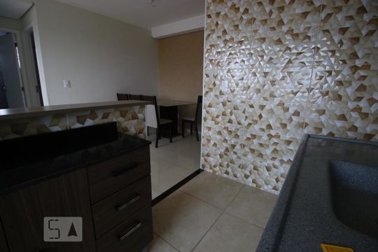 Cozinha de apartamento à venda com 2 quartos, 47m² em Vila Carmosina, São Paulo