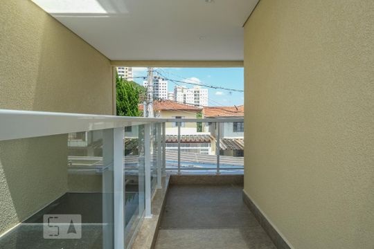 Sacada de casa de condomínio à venda com 4 quartos, 160m² em Conjunto Residencial Santa Terezinha, São Paulo