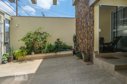 Garagem de casa de condomínio à venda com 4 quartos, 160m² em Conjunto Residencial Santa Terezinha, São Paulo