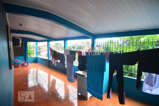 Sacada de casa à venda com 5 quartos, 495m² em Harmonia, Canoas