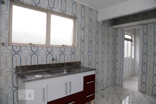 Cozinha de apartamento para alugar com 2 quartos, 67m² em Jardim Monte Alegre, Taboão da Serra