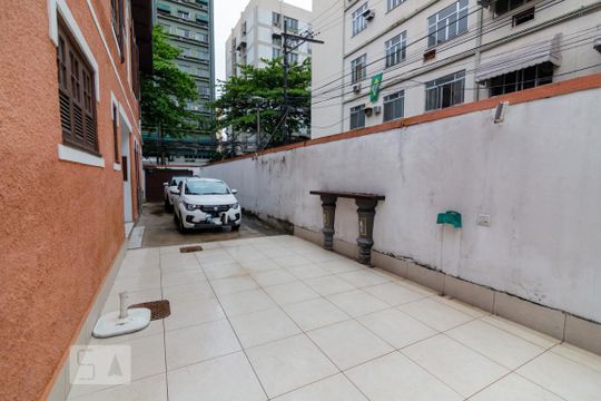 Garagem de casa para alugar com 5 quartos, 350m² em Tijuca, Rio de Janeiro