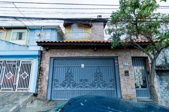 Fachada de casa para alugar com 3 quartos, 285m² em Jardim Oriental, São Paulo