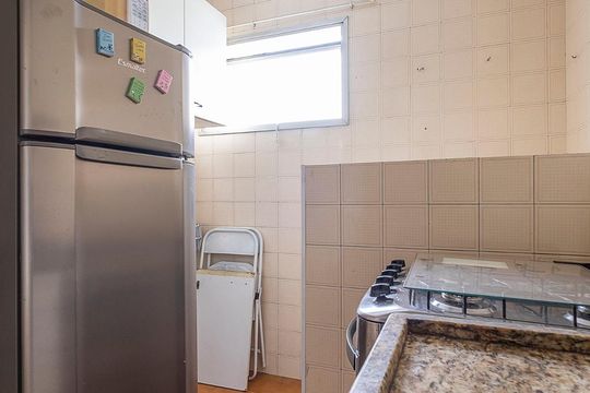 Cozinha de apartamento para alugar com 1 quarto, 50m² em Pinheiros, São Paulo
