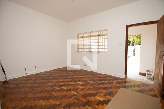 Casa à venda com 3 quartos, 220m² em Planalto Paulista, São Paulo