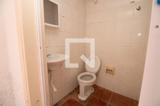 Área de serviço - Banheiro de casa à venda com 3 quartos, 220m² em Planalto Paulista, São Paulo