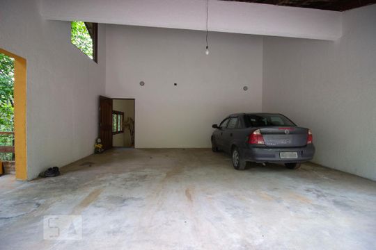 Garagem de casa de condomínio à venda com 4 quartos, 700m² em Ivoturucaia, Jundiaí