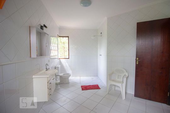 Banheiro da Suíte 4 de casa de condomínio à venda com 4 quartos, 700m² em Ivoturucaia, Jundiaí