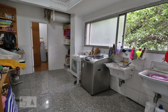 Área de Serviço de apartamento para alugar com 4 quartos, 227m² em Pinheiros, São Paulo