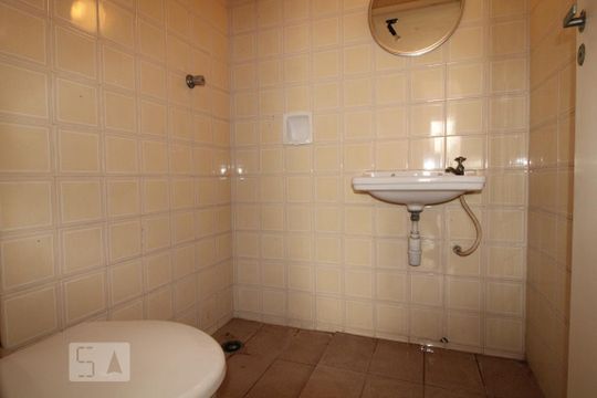 Banheiro da área de serviço de casa à venda com 3 quartos, 150m² em Brooklin, São Paulo