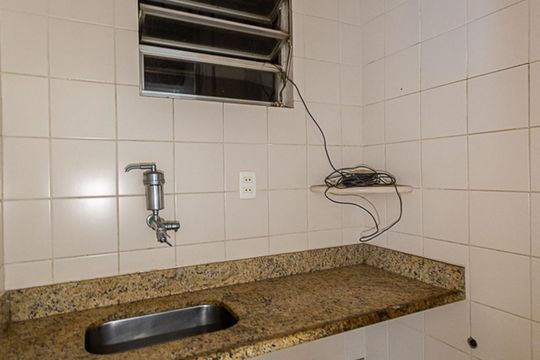 Cozinha de apartamento para alugar com 2 quartos, 54m² em São Francisco, Niterói