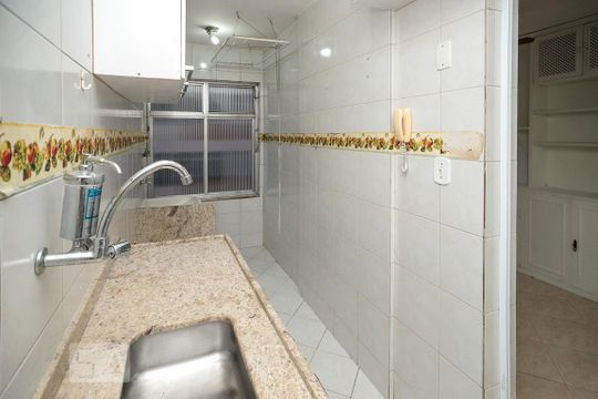 Cozinha de apartamento para alugar com 2 quartos, 60m² em Todos Os Santos, Rio de Janeiro