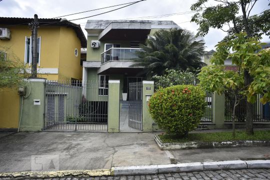 Fachada de casa de condomínio à venda com 4 quartos, 450m² em Anil, Rio de Janeiro