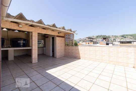 Terraço de casa à venda com 4 quartos, 151m² em Olaria, Rio de Janeiro