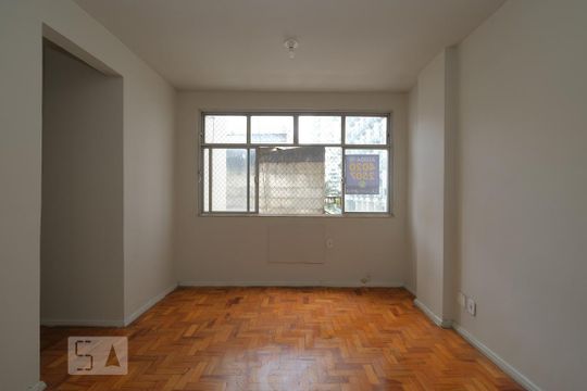 Sala de apartamento para alugar com 2 quartos, 70m² em Tijuca, Rio de Janeiro