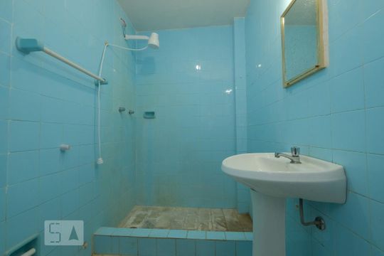 Banheiro de apartamento para alugar com 2 quartos, 70m² em Tijuca, Rio de Janeiro