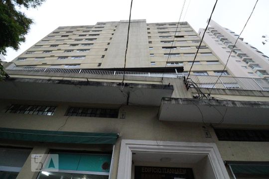 Fachada de apartamento à venda com 3 quartos, 180m² em Aclimação, São Paulo