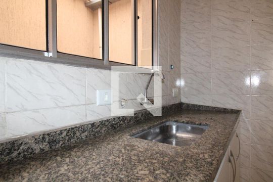 Cozinha e Área de Serviço de apartamento para alugar com 2 quartos, 60m² em Vila Granada, São Paulo