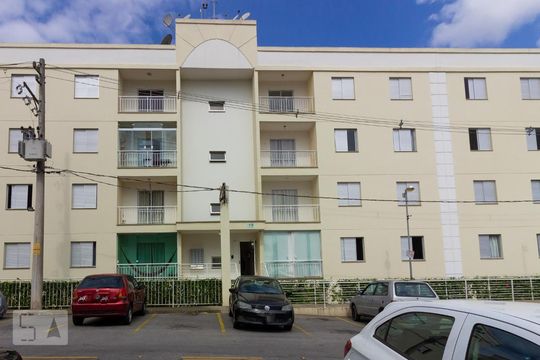 Fachada do bloco de apartamento para alugar com 2 quartos, 56m² em Jardim Caiapia, Cotia