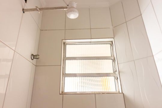 Banheiro de casa para alugar com 1 quarto, 40m² em Mutinga, Osasco