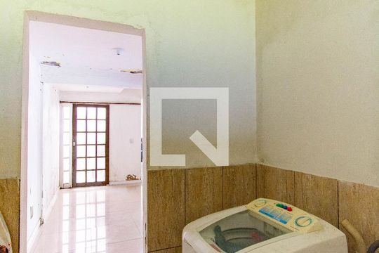 Detalhe da área de serviço de casa para alugar com 3 quartos, 400m² em Igara, Canoas
