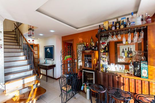 Sala de apartamento à venda com 4 quartos, 239m² em Gragoatá, Niterói