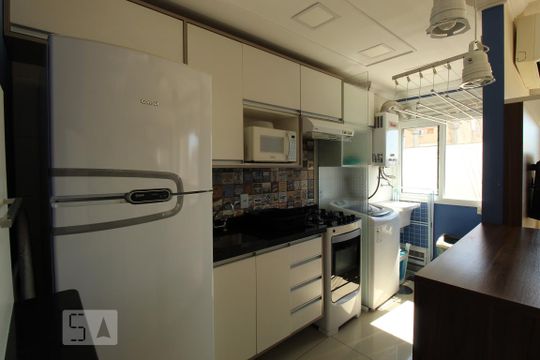 Cozinha de apartamento para alugar com 2 quartos, 62m² em Azenha, Porto Alegre