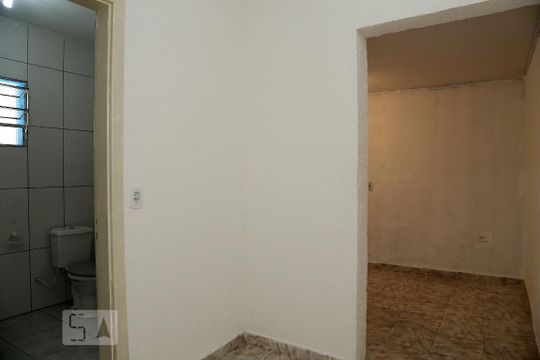Hall de casa para alugar com 1 quarto, 48m² em Parque Pinheiros, Taboão da Serra