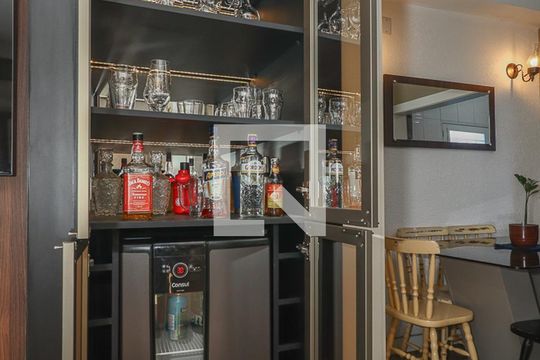 Detalhe Sala de casa à venda com 4 quartos, 150m² em Jardim Carvalho, Porto Alegre