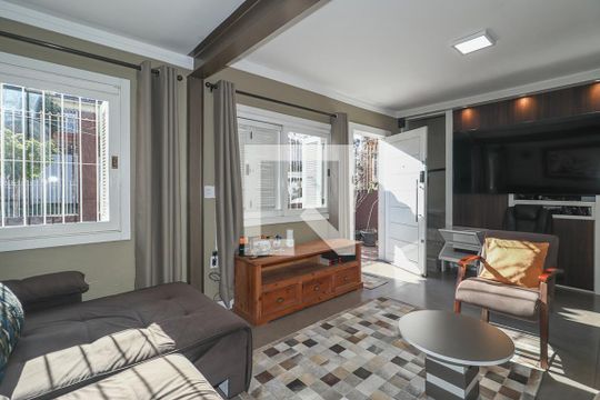 Sala de casa à venda com 4 quartos, 150m² em Jardim Carvalho, Porto Alegre
