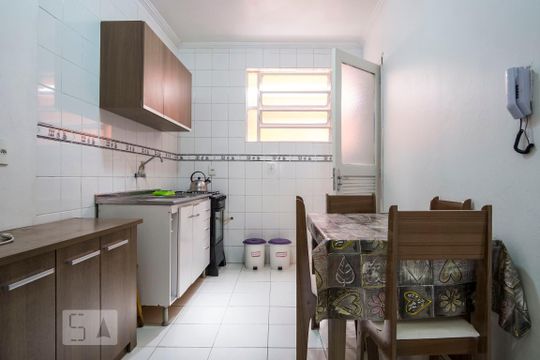 Cozinha de apartamento à venda com 1 quarto, 50m² em Medianeira, Porto Alegre