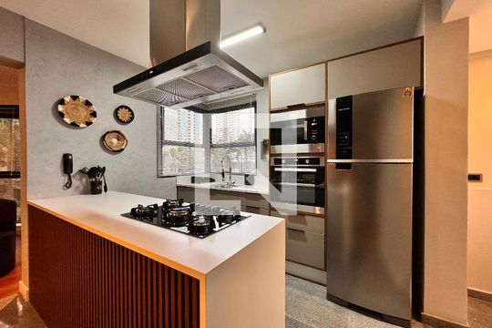 Cozinha de apartamento para alugar com 1 quarto, 98m² em Jardim, Santo André