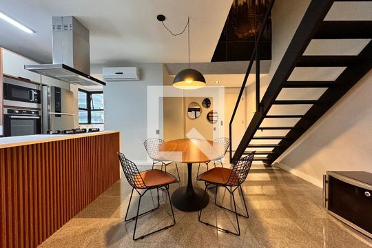 Sala de apartamento para alugar com 1 quarto, 98m² em Jardim, Santo André