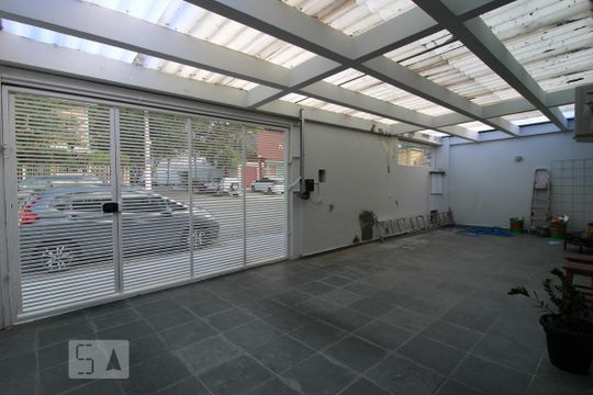 Garagem de casa à venda com 3 quartos, 225m² em Campo Belo, São Paulo