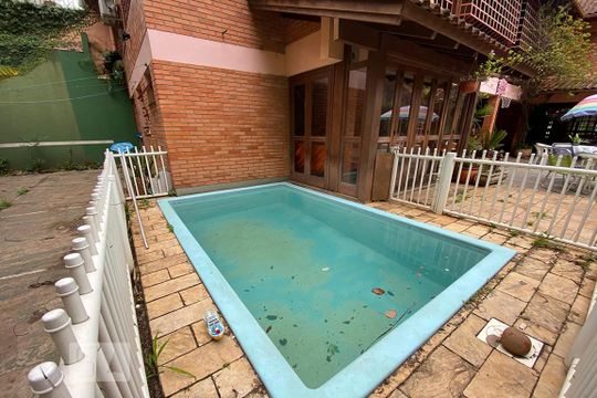 Piscina de casa para alugar com 4 quartos, 400m² em Centro, Novo Hamburgo