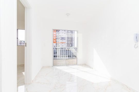 Apartamento à venda com 2 quartos, 35m² em Vila Carmosina, São Paulo