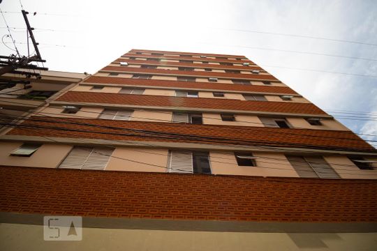 Fachada de kitnet/studio para alugar com 1 quarto, 60m² em Centro, Campinas
