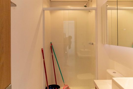 Banheiro de kitnet/studio para alugar com 1 quarto, 47m² em Ipiranga, São Paulo