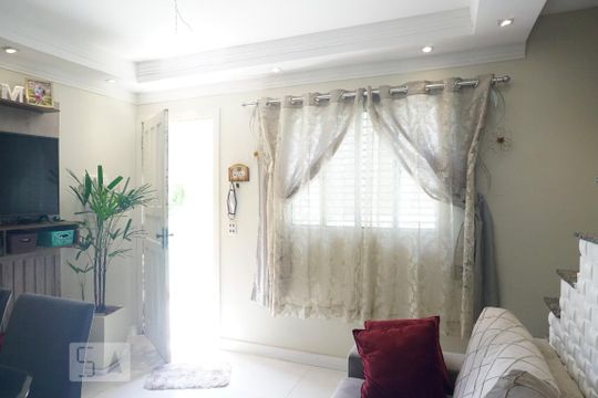 Sala de casa de condomínio à venda com 2 quartos, 65m² em Vila Franci, São Paulo