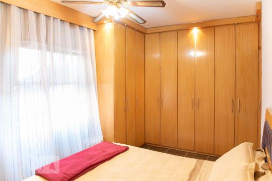 Casa 1 - Suite 1 de casa à venda com 8 quartos, 250m² em Jardim das Camelias, São Paulo