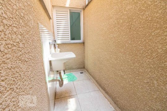 Área de Serviço de apartamento para alugar com 2 quartos, 53m² em Vila Pires, Santo André