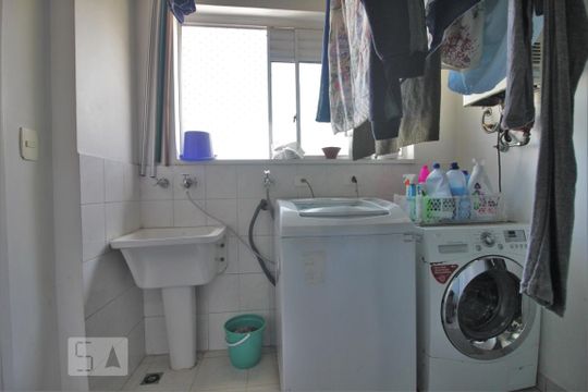 Área de Serviço de apartamento para alugar com 3 quartos, 159m² em Vila Suzana, São Paulo