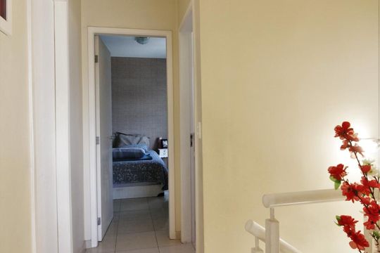 Corredor de apartamento para alugar com 3 quartos, 159m² em Vila Suzana, São Paulo