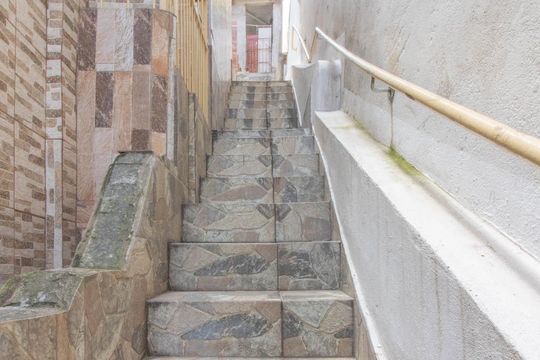 Escada de casa à venda com 2 quartos, 80m² em Jardim Peri, São Paulo