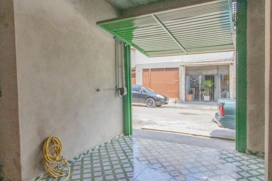 Garagem de casa à venda com 2 quartos, 80m² em Jardim Peri, São Paulo